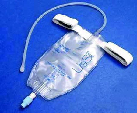 What type of connector does the tubing on the Uresil TC600 drain bag have?