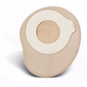 What technology does the Convatec 416781 Esteem Synergy Plus product use to connect the pouch to the skin barrier?