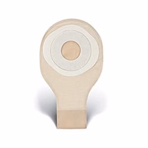 What type of panel does the  Convatec 22752 pouch have?