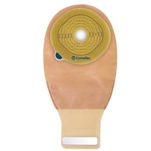 What type of closure does the Convatec 416915 pouch have?
