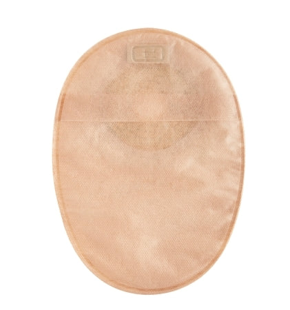 Does the Convatec 421823 pouch feature a drain or closed end design?