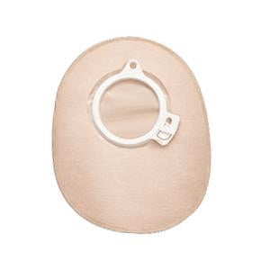Does this pouch include a tool for trimming adhesive to stoma size?