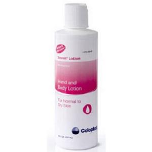 Does the Coloplast 0406 Sween Lotion contain added vitamins?